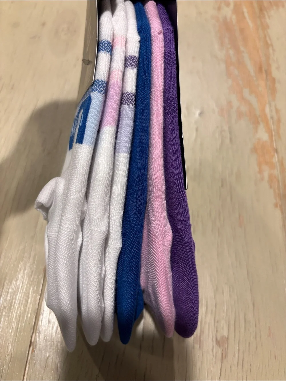Under Armour lightweight ultra low tab socks
